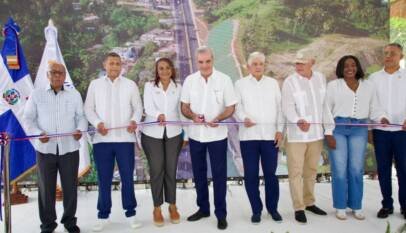 Abinader inaugura ampliación a cuatro vías de la entrada a Samaná