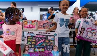 Eco Petróleo Dominicana entrega juguetes a 200 niños y niñas de la comunidad de Eco Palavé