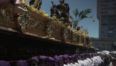 En imágenes, bajo el peso de la fe, Guatemala inicia su Semana Santa