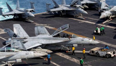Irán acusa a EE. UU. de preparar despliegue terrestre y amenaza con atacar portaaviones USS Abraham Lincoln