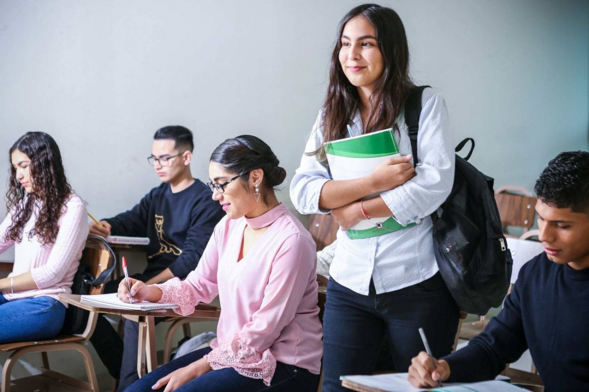 La mayoria de los universitarios falla al diferenciar noticias cientificas reales y falsas en redes