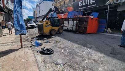 Alcaldía del DN recibe respaldo de asociaciones de buhoneros para recuperar espacios ocupados en las avenidas Duarte y París