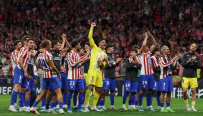 Atlético de Madrid avanza y mantiene el sueño de su primera orejona