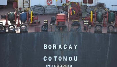 Cómo Ucrania quiere impedir que Rusia se lucre del aumento del precio del petróleo