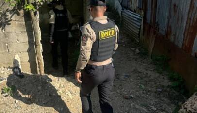 DNCD saca más de 13 mil gramos de drogas y armas en operativos en Santo Domingo