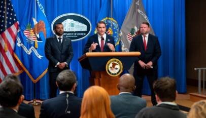 El exdirector del FBI James Comey es imputado por supuestas amenazas de muerte a Trump