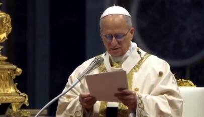 El papa León XIV insta a la paz y rechaza la lógica de la guerra en misa crismal