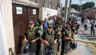 Elecciones en Perú: la apertura de urnas se retrasa en algunos centros por falta de material