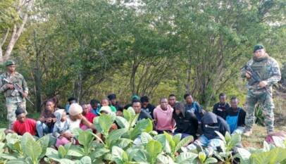 En zona boscosa de Dajabón, el Ejército detiene a 23 haitianos indocumentados