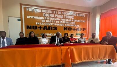 Exigen reincorporación de enfermeras despedidas en Cambita Garabitos