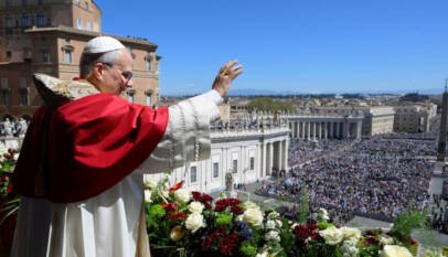 Indignación en EE. UU.: Trump arremete contra el papa y publica imagen en la que se muestra como Jesucristo