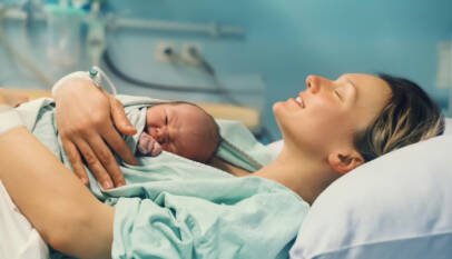 La clorhexidina puede reducir las infecciones del cordón umbilical