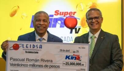 LEIDSA entrega 25 millones de pesos a jubilado ganador del Súper Kino TV