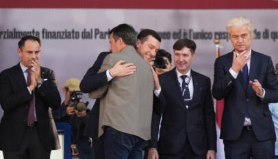 Líderes de la extrema derecha europea se reúnen en Milán en una manifestación contra la inmigración