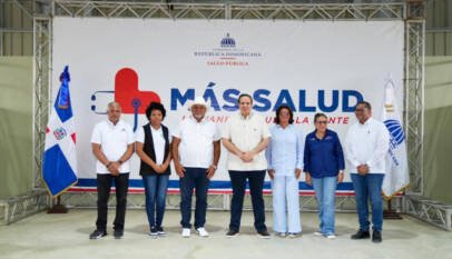 Ministerio de Salud acerca servicios médicos gratuitos a la población de Monte Plata