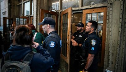 Nueva York: ataque con machete en Grand Central deja tres heridos; policía mata al agresor Nueva York: ataque con machete en Grand Central deja tres heridos; policía mata al agresor