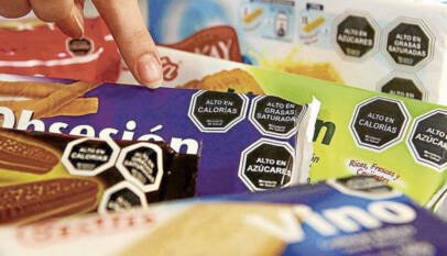 Nuevo etiquetado para ultraprocesados en Colombia desata choque entre Gobierno y empresarios