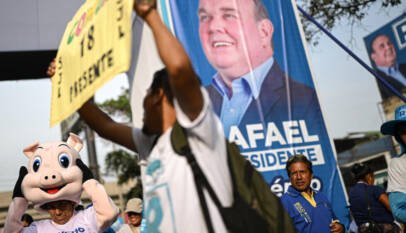 Perú: Keiko Fujimori lidera la intención de voto pese al ascenso sorpresivo de Carlos Álvarez Perú: Keiko Fujimori lidera la intención de voto pese al ascenso sorpresivo de Carlos Álvarez