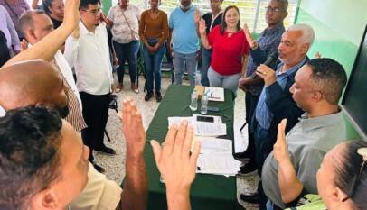 PLD juramenta dirección de la corriente magisterial Hostos PLD juramenta dirección de la corriente magisterial Hostos