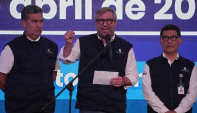 Renuncia cuestionado jefe de organismo electoral de Perú mientras sigue en vilo el balotaje