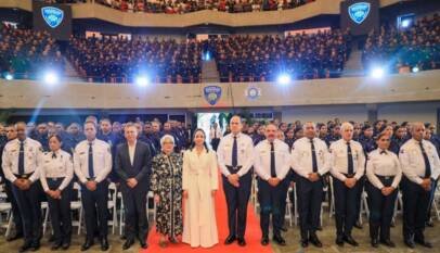 Se gradúan 2,372 nuevos agentes en la Policía Nacional como parte del proceso de reforma institucional Se gradúan 2,372 nuevos agentes en la Policía Nacional como parte del proceso de reforma institucional