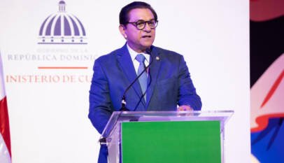 Senador Rivera destaca éxito de Feria Regional del Libro 2026 y proyecta su permanencia en el Cibao