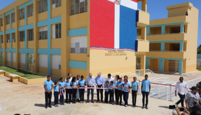 Tras 14 años de espera, inauguran escuela básica en La Ureña con capacidad para 840 estudiantes Tras 14 años de espera, inauguran escuela básica en La Ureña con capacidad para 840 estudiantes
