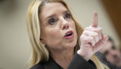 Trump destituye a Bondi: del caso Epstein al cese de investigadores, lo que rodea la salida de la fiscal general