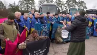 Ucrania y Rusia intercambian 175 prisioneros de guerra cada uno previo a tregua por Pascua ortodoxa