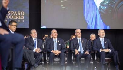 Abinader destaca a Costa Rica como referente regional en zonas francas de tecnología