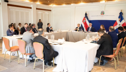 Abinader destaca oportunidades de inversión en encuentro con empresarios de Costa Rica
