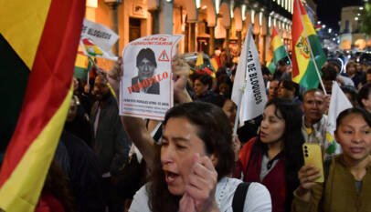 Bolivia: seguidores de Evo Morales refuerzan bloqueos tras alarma sobre una posible detención