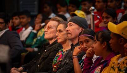 Bono y The Edge asisten con Claudia Sheinbaum a acto de Copa Mundial de Niños de la Calle: ‘Mi presidenta’ Bono y The Edge asisten con Claudia Sheinbaum a acto de Copa Mundial de Niños de la Calle: ‘Mi presidenta’