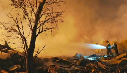 China: decenas de muertos tras una masiva explosión en una fábrica de fuegos artificiales