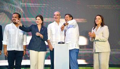 Empresario Manuel Estrella destaca estabilidad económica, crecimiento sostenido y confianza para invertir en el país durante la inauguración de EcoAcero en San Pedro de Macorís