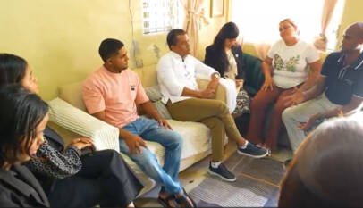 Equipo de DIDA visita familia de niña fallecida en hospital y promete acompañarla “hasta las últimas consecuencias”