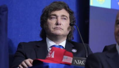“Está limpio”: Milei ratifica a su jefe de gabinete pese a las denuncias por enriquecimiento ilícito