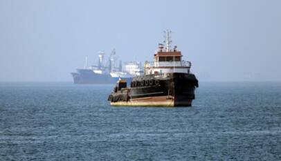 🔴 En directo: buque capturado frente a la costa de los Emiratos Árabes Unidos se dirige a aguas iraníes