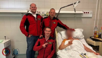 Hazaña médica: un cirujano salva la vida de un hombre al operarlo en plena calle Hazaña médica: un cirujano salva la vida de un hombre al operarlo en plena calle