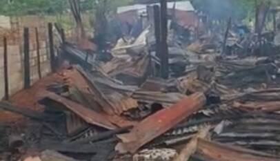 Incendio reduce a cenizas ocho viviendas en sector La Joya de Jarabacoa