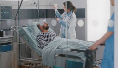 La trazodona se asocia a menor mortalidad y rehospitalización que los antisépticos en mayores con delirio