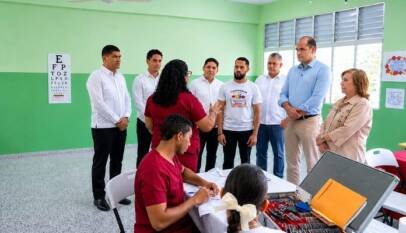 Más de 650 estudiantes de La Vega recibieron atenciones de salud durante jornada del INABIE Más de 650 estudiantes de La Vega recibieron atenciones de salud durante jornada del INABIE