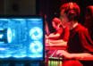Médicos alertan sobre lesiones, fatiga visual y riesgos físicos en jugadores de videojuegos