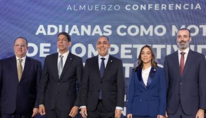 Nelson Arroyo impulsa a la Aduana como motor de competitividad exportadora en el país