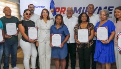 Promipyme entrega RD2 millones en créditos en Sosúa