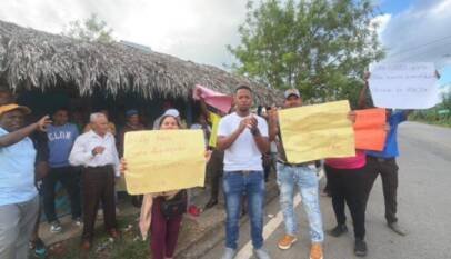 Protesta en Las Galeras: demandan soluciones para carretera deteriorada y policlínica Protesta en Las Galeras: demandan soluciones para carretera deteriorada y policlínica