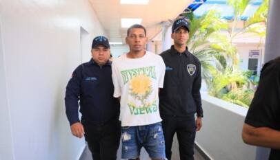 Se entrega hombre señalado por muerte de cabo policial tras incidente familiar en Brisas del Este Se entrega hombre señalado por muerte de cabo policial tras incidente familiar en Brisas del Este