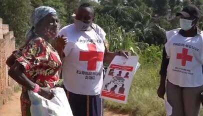 Trabajadores sanitarios luchan contra la desinformación sobre el ébola en RD Congo