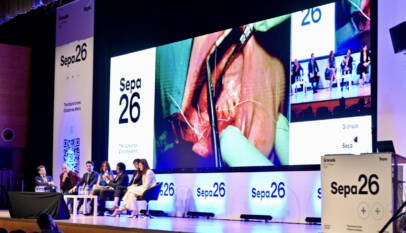 Una cirugía innovadora en directo que marca tendencias en regeneración ósea