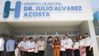 Vicepresidenta Raquel Peña y director del SNS entregan renovado hospital municipal de Castañuelas Vicepresidenta Raquel Peña y director del SNS entregan renovado hospital municipal de Castañuelas